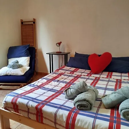 Piso 3 Zona La Salle 아파트 *